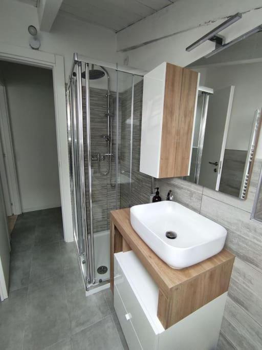 Ferienwohnung Free Parking Tiny House Wifi Netflix 15 Minuti Dal Duomo Mailand Exterior foto