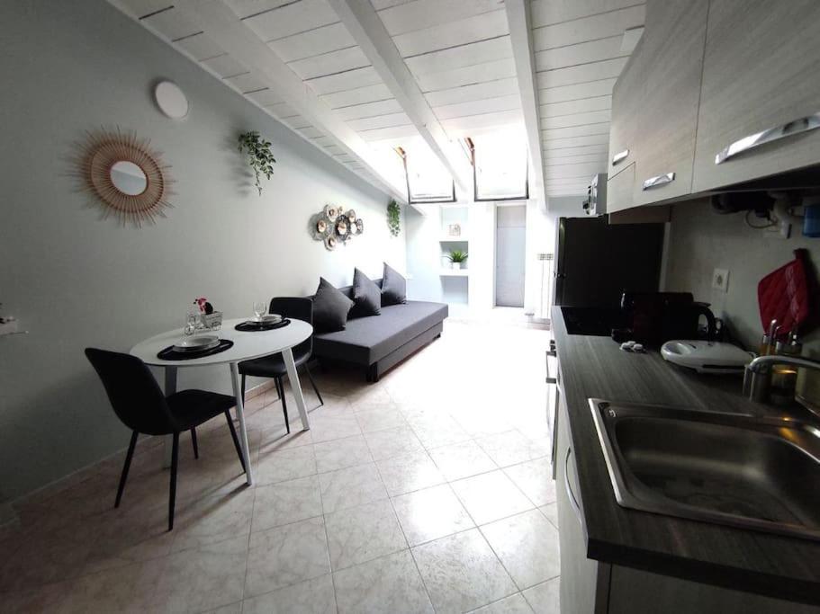 Ferienwohnung Free Parking Tiny House Wifi Netflix 15 Minuti Dal Duomo Mailand Exterior foto