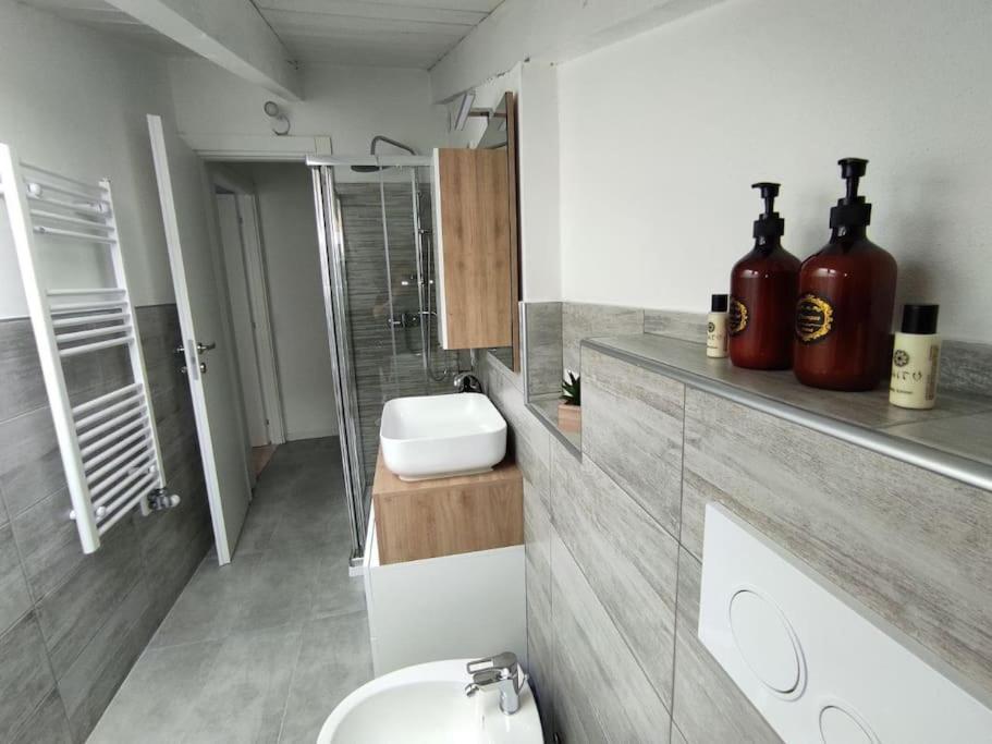 Ferienwohnung Free Parking Tiny House Wifi Netflix 15 Minuti Dal Duomo Mailand Exterior foto