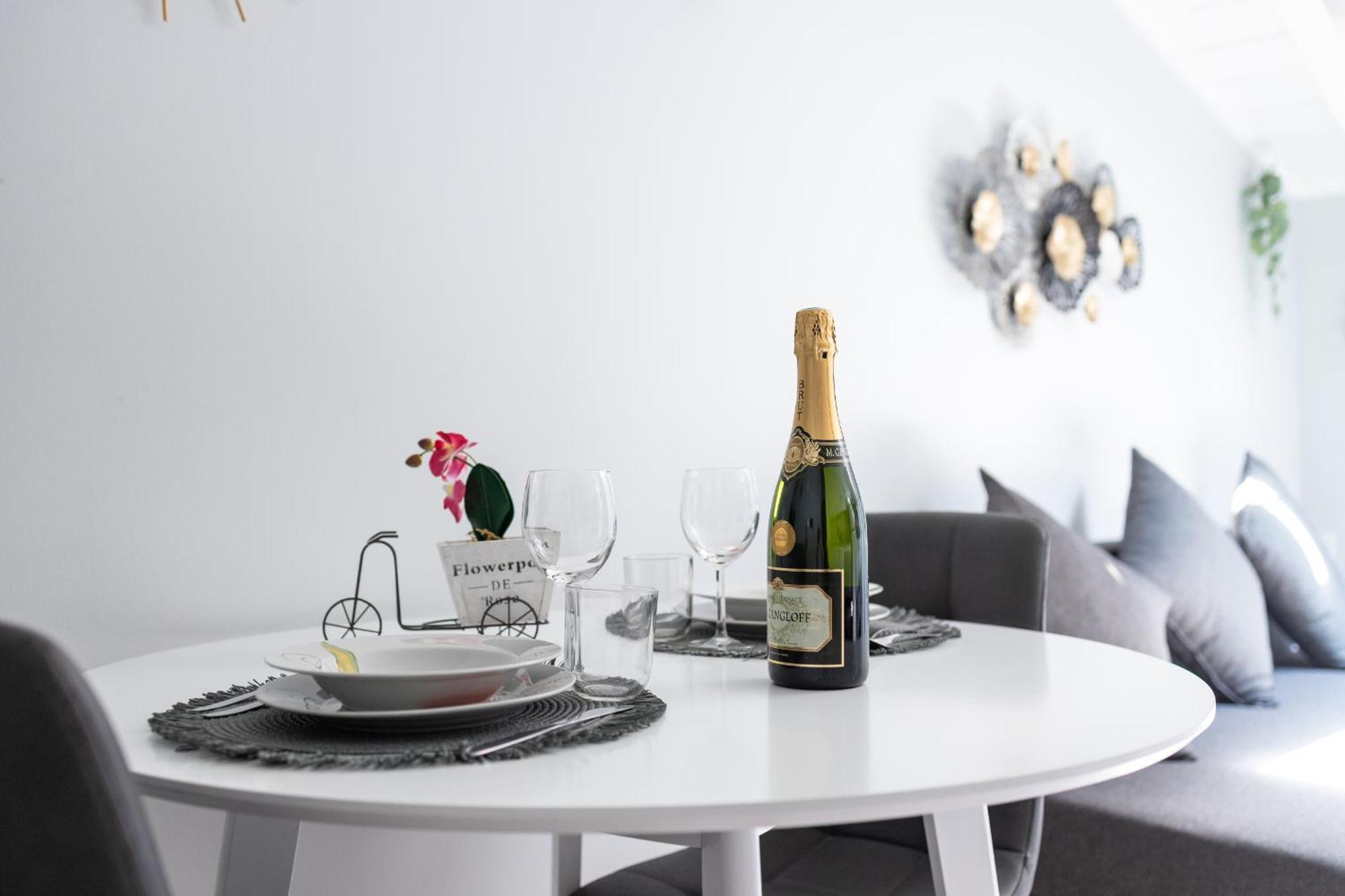 Ferienwohnung Free Parking Tiny House Wifi Netflix 15 Minuti Dal Duomo Mailand Exterior foto